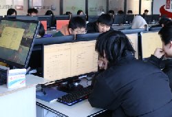 指尖竞技，筑梦互联网新未来 兰州新华互