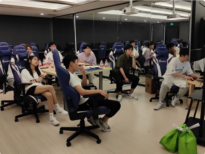 “玩转热爱，竞无止境”|新华互联网科技2022电竞青训营正式开营！