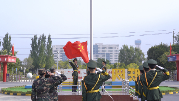 兰州新华互联网学校新学期升旗仪式