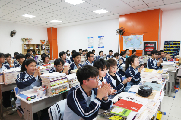 蘭州新華溫情助力高三學子沖刺高考