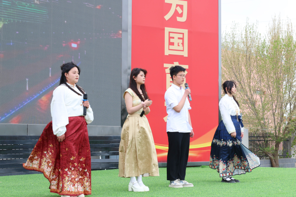 誦詩韻風華,展青春風采 蘭州新華詩歌朗誦賽