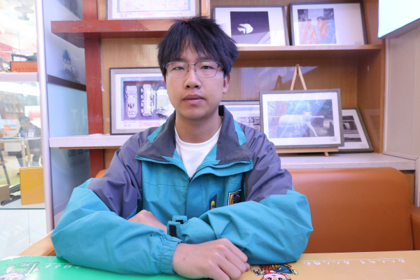 选择新华 筑梦未来 初中毕业生陈杰的新能源之旅