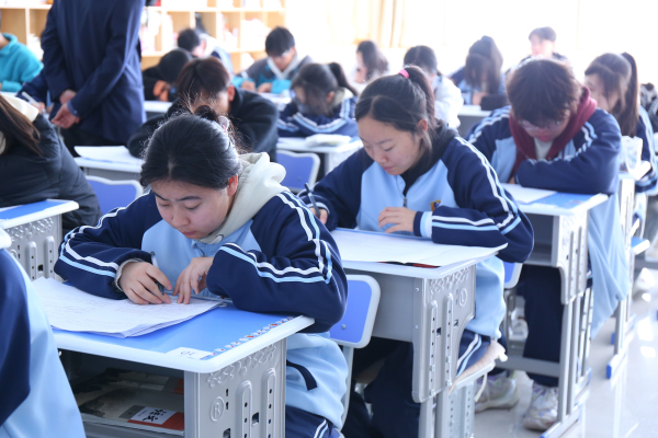 高中辍学了能做什么工作?去职业学校有哪些专业适合男孩子?